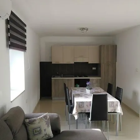 شقة Apartman Magnolia