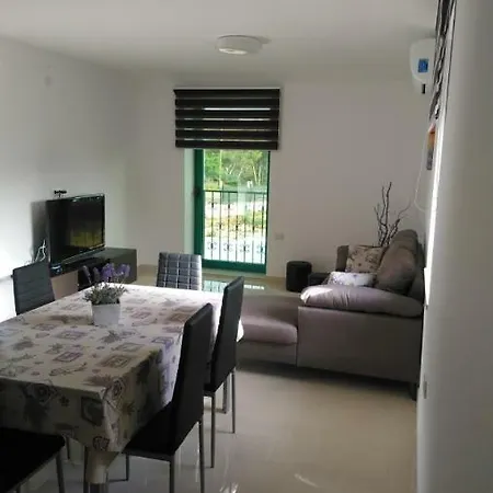 Apartman Magnolia شقة